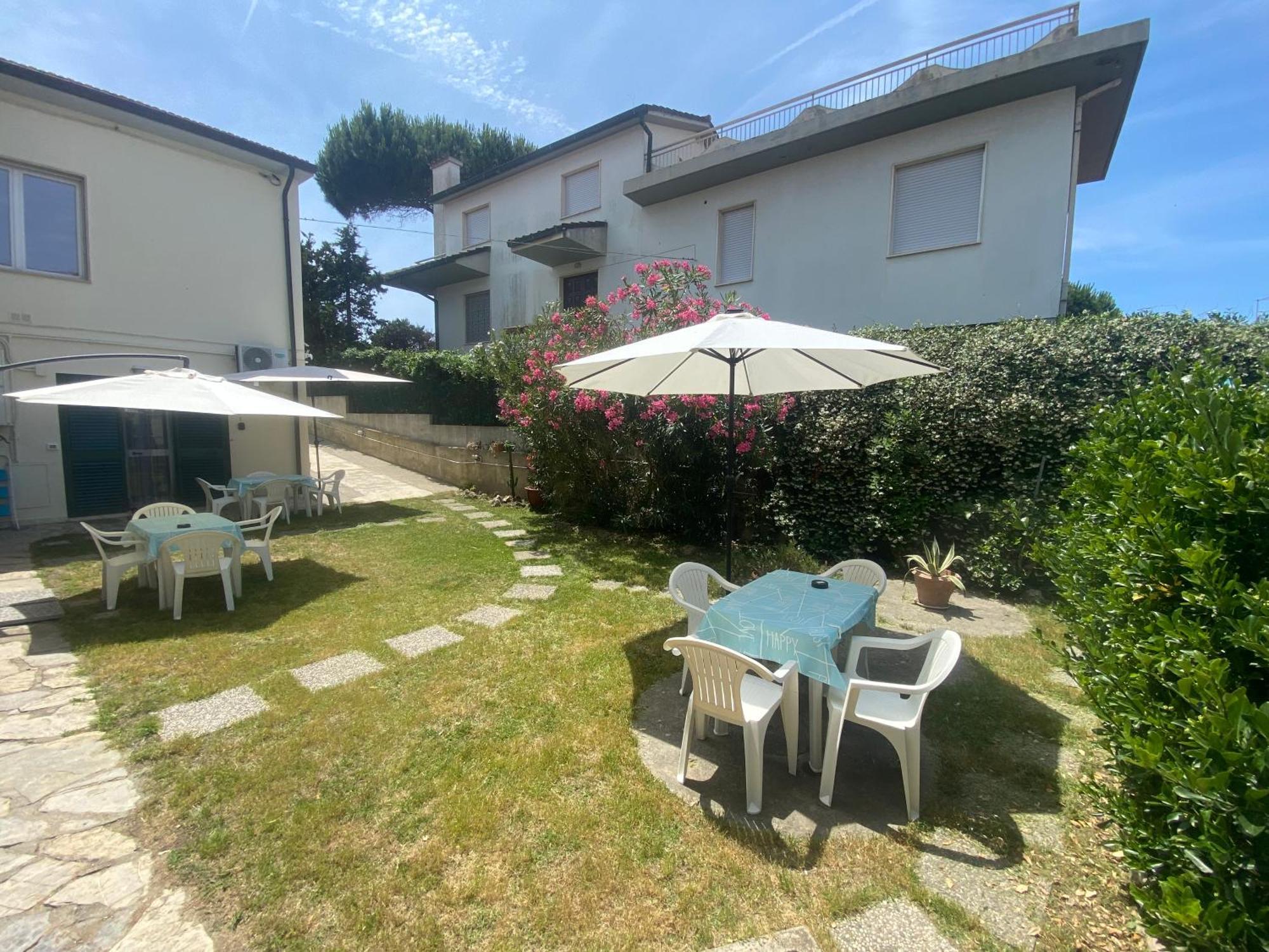 Apartamento Le Tre Isolette A 200M Dal Mare Marina Di Pisa Exterior foto